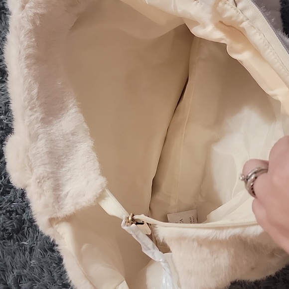 Victoria Secret Light Cream Faux-Fur Tote - Picture 5 of 5